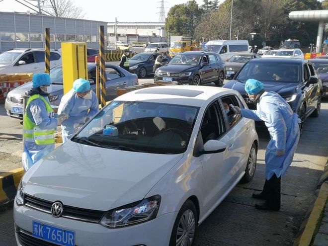 包含巴黎圣日耳曼迎意甲关键赛；清晨主帅复盘；赛场秩序良好；医务组通报恢复的词条